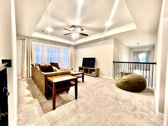 Building Photo - 980 Gentle Knoll Ln