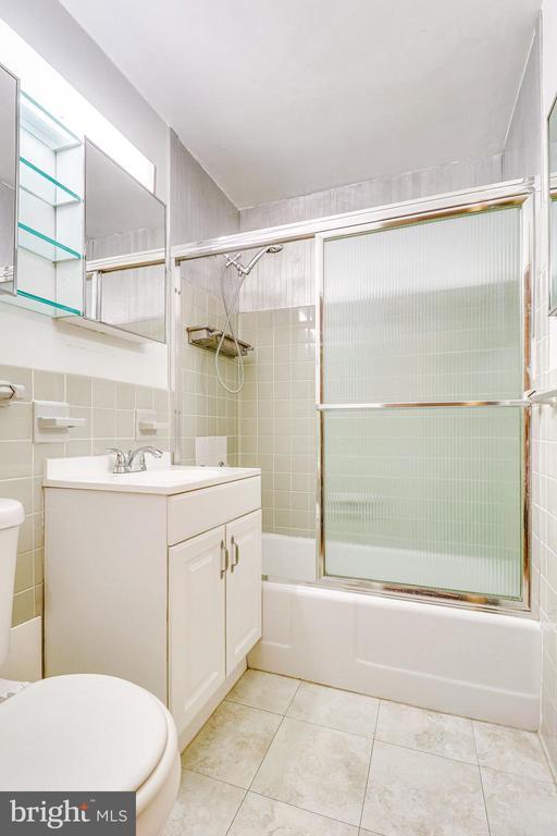 Building Photo - 1111 Arlington Blvd