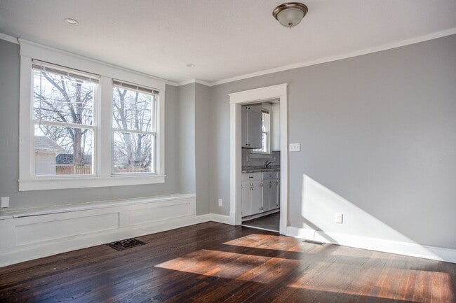 Building Photo - COMING SOON: Charming Bungalow with Spacious Living & with Modern Finishes!