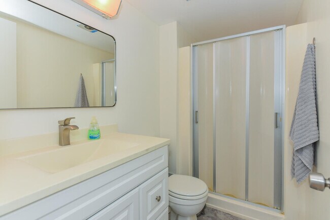 Building Photo - 477 Lake Dora Dr