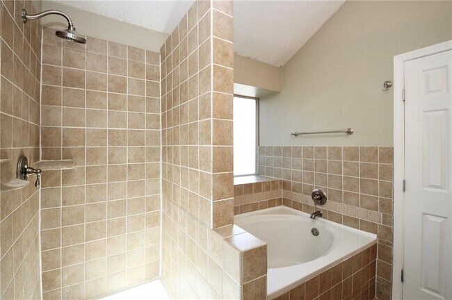 Building Photo - 4504 Sojourner St