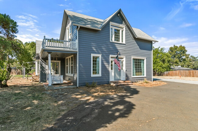 Building Photo - 1007 Garfield St