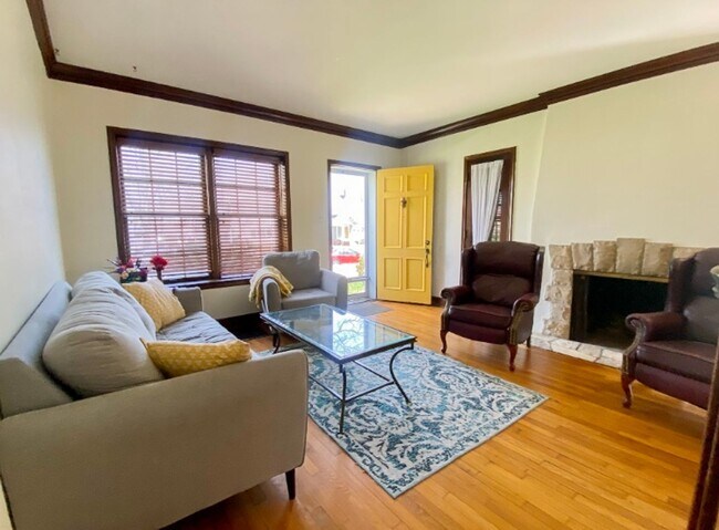 Building Photo - 1815 Laramie St