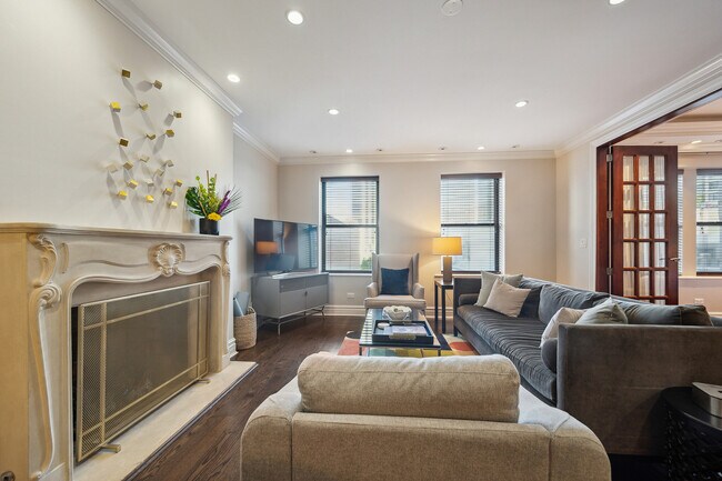 Building Photo - 70 E Walton St