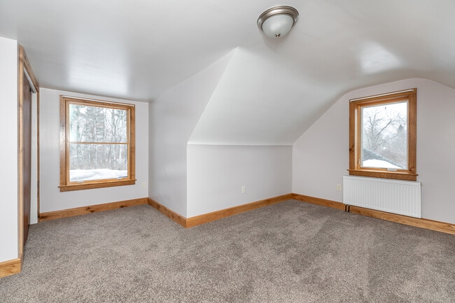 Building Photo - 14 Browns Ln