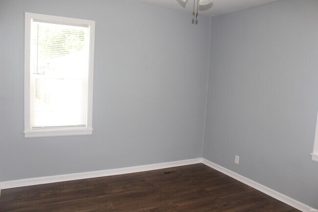 Building Photo - 2300 Haven Dr