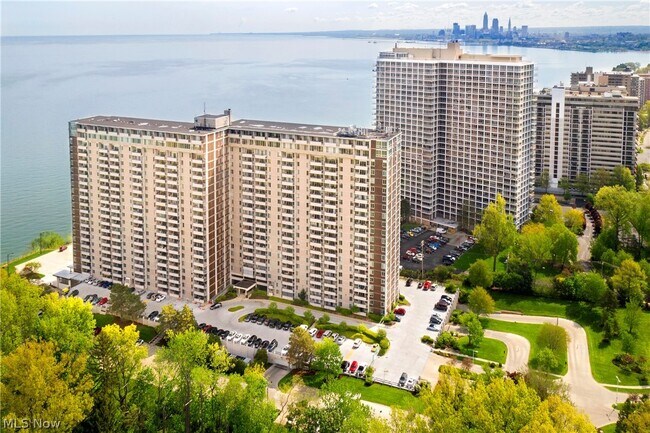 Building Photo - 12900 Lake Ave