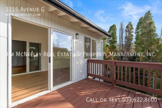 Building Photo - 1115 Avenue G