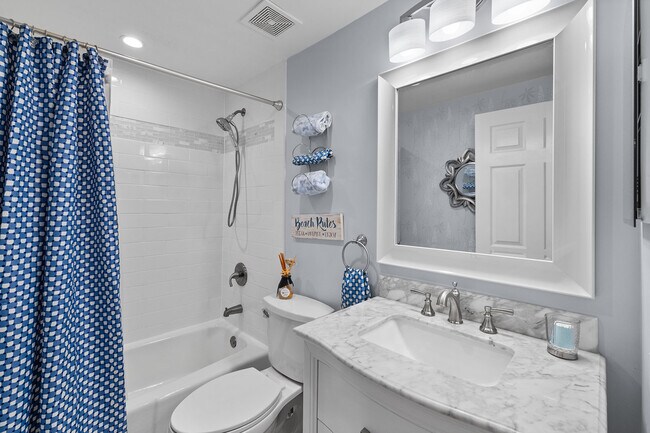 Building Photo - 4140 Bayhead Dr