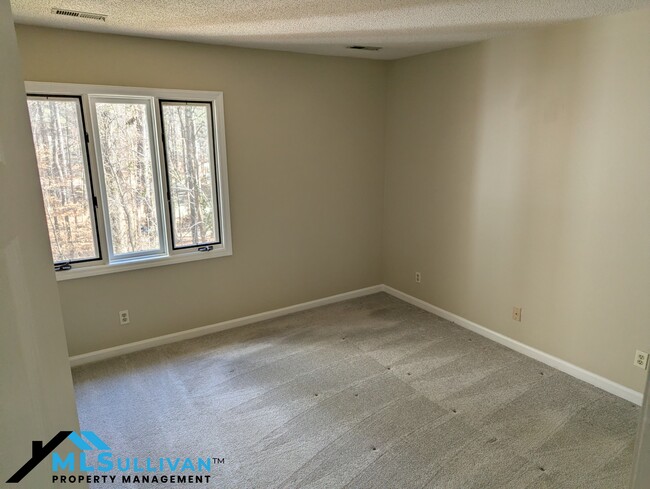 Building Photo - 4309 Pin Oak Dr