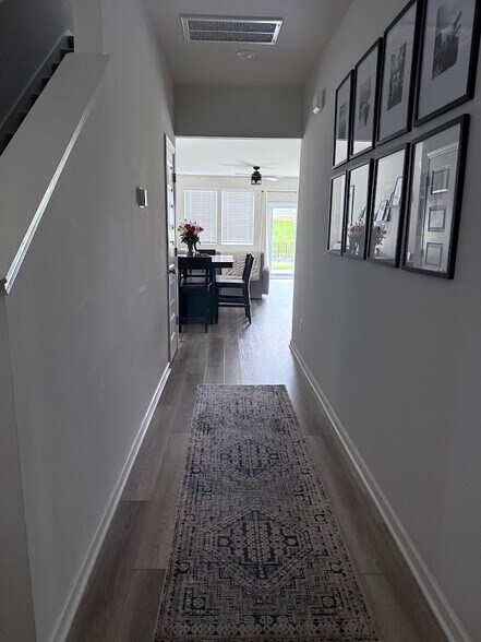 Building Photo - 773 Moray Ln
