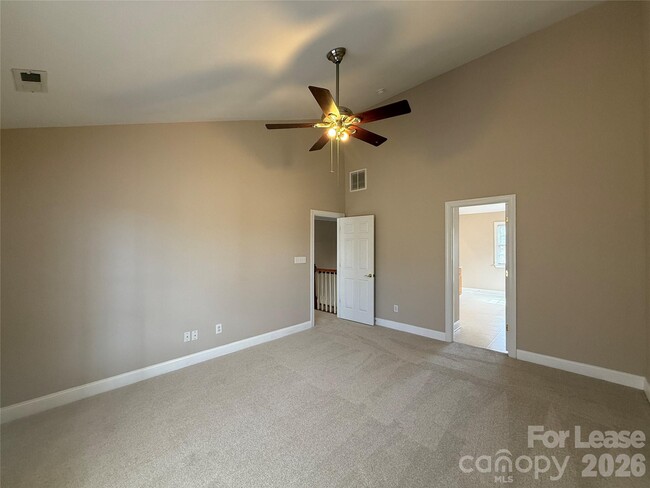 Building Photo - 3993 Lake Shore Rd S