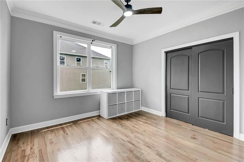 Building Photo - 3355 E Gate Dr