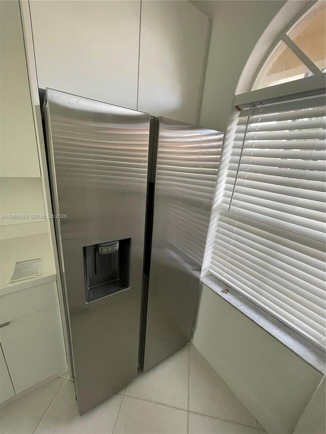 Building Photo - 703 NE 195th St