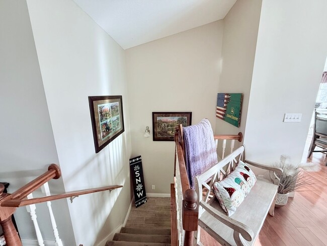 Building Photo - 5 Bed 3 Bath House in Waverly, IA
