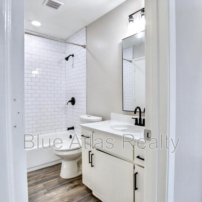 Building Photo - 2302 Indigo Ln