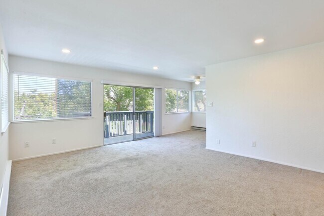 Building Photo - 835 Bing Dr