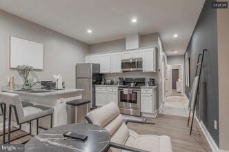 Building Photo - 3221 Noble St