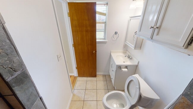 Building Photo - 2842 115th St