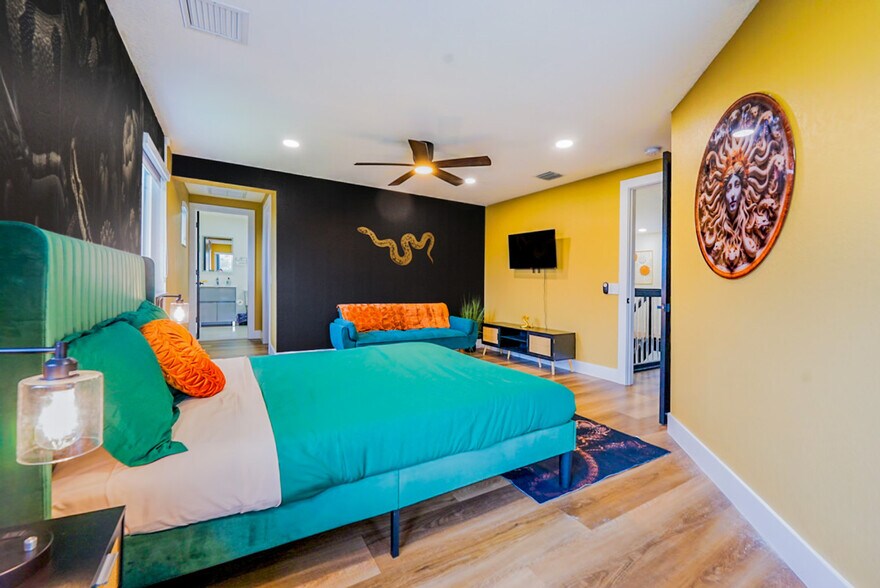 Building Photo - 2609 Center Ave