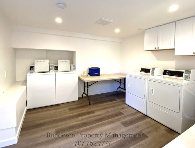 Building Photo - 137-B Court St. Petaluma, CA 94952