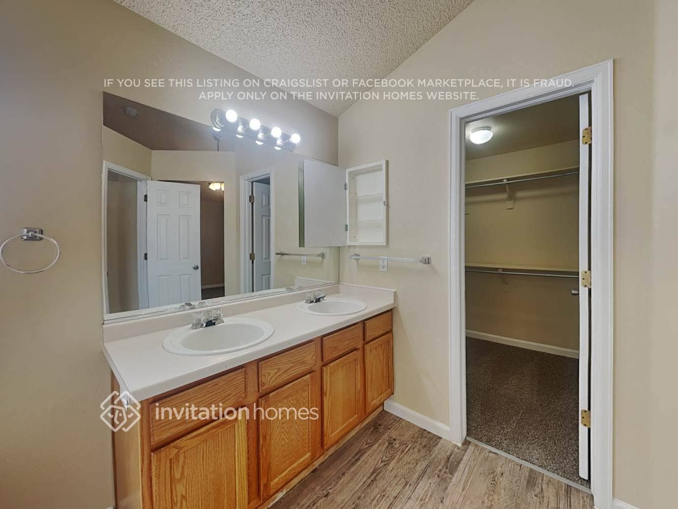 Building Photo - 2455 Wolf Creek Dr