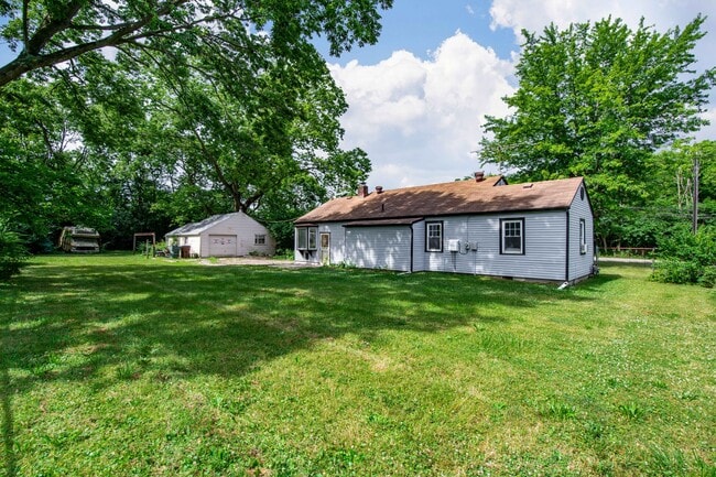 Building Photo - 2782 N Union Rd