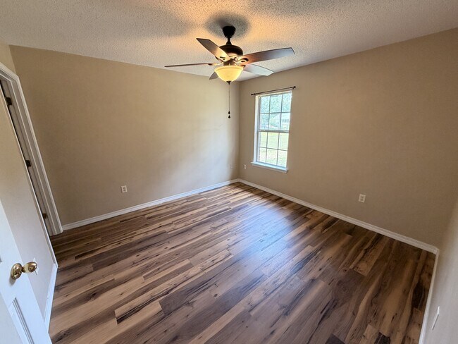 Building Photo - 7212 Bogey Ln