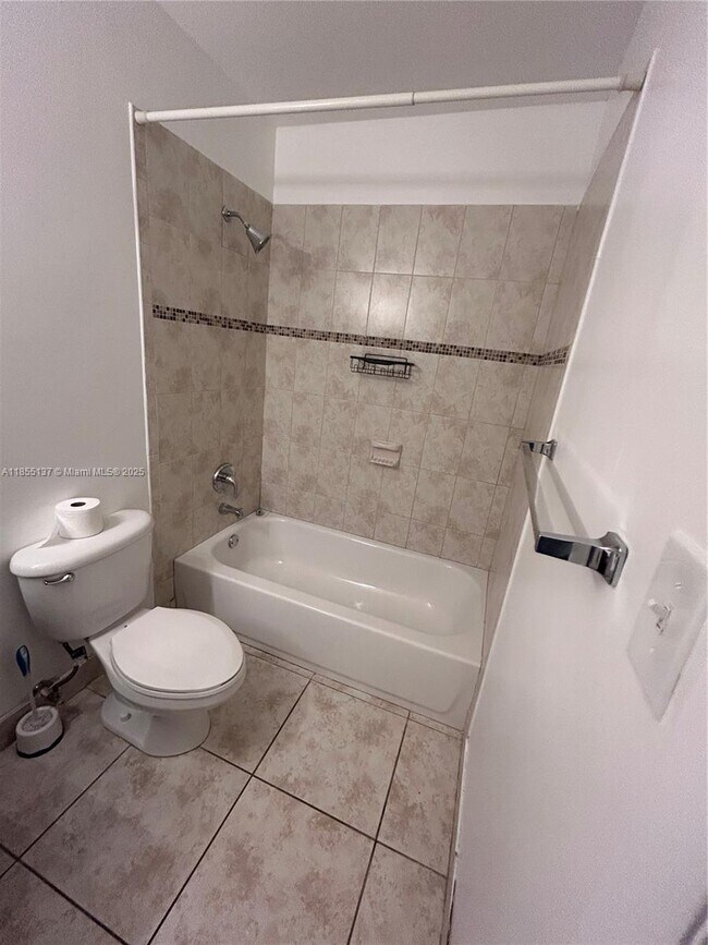 Building Photo - 6040 Shaker Wood Cir