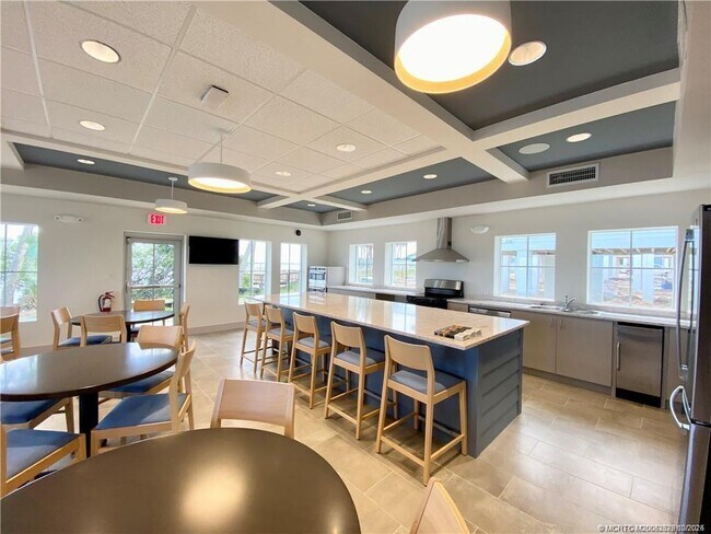 Building Photo - 2506 Heron Way