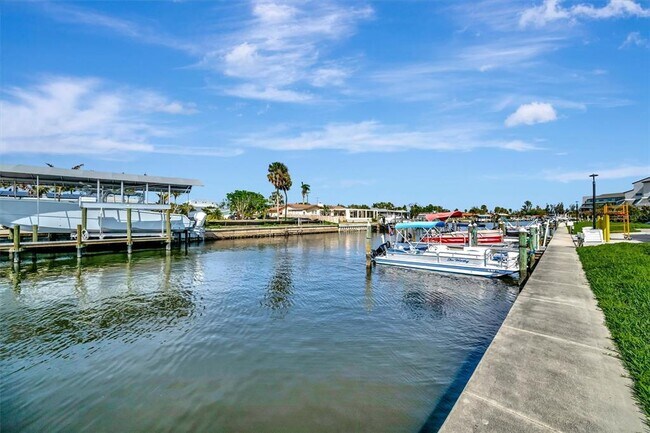 Building Photo - 9819 Hernando Ct