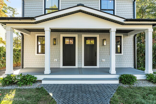 Building Photo - 516 River Rd