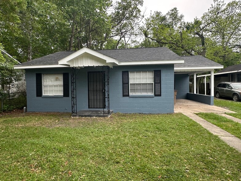 Building Photo - 1207 Bay Ave