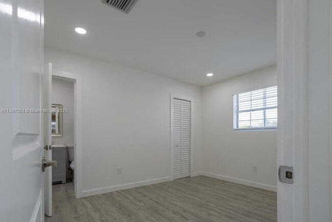 Building Photo - Hope Street, Hollywood, FL 33024 - 4 BR 2 ...