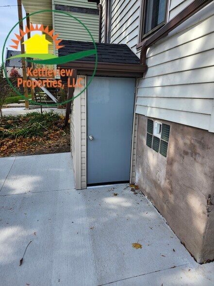 Basement Exterior Entry: NEW - 707 State Street