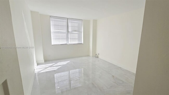 Building Photo - 250 174th St