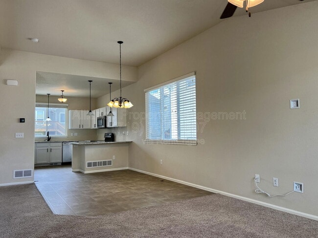 Building Photo - 6280 San Mateo Dr