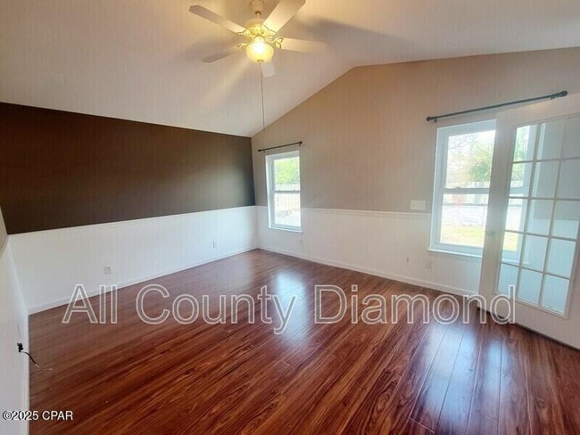 Building Photo - 247 Boca Shores Dr