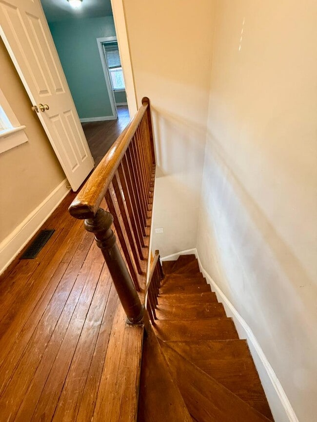 Building Photo - 124 W Hamburg St