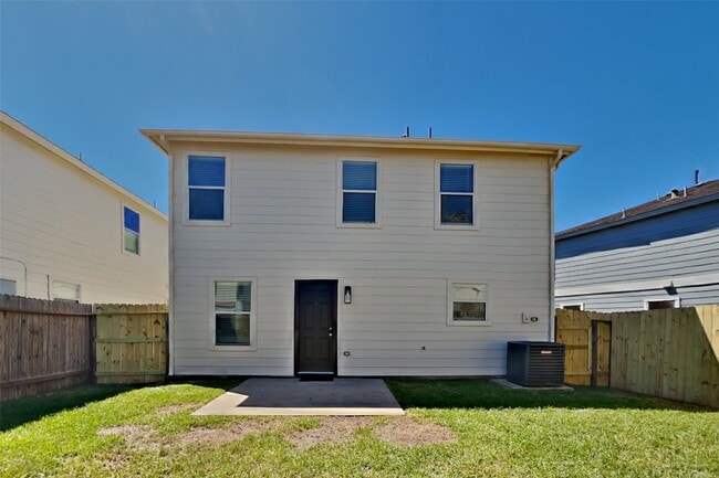 Building Photo - 18230 Temple Hill Ln