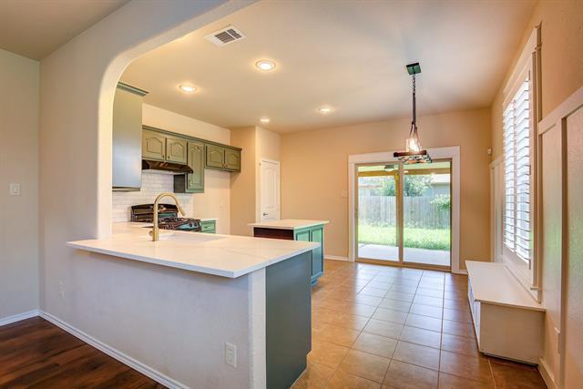 Building Photo - 1109 Central Village Dr
