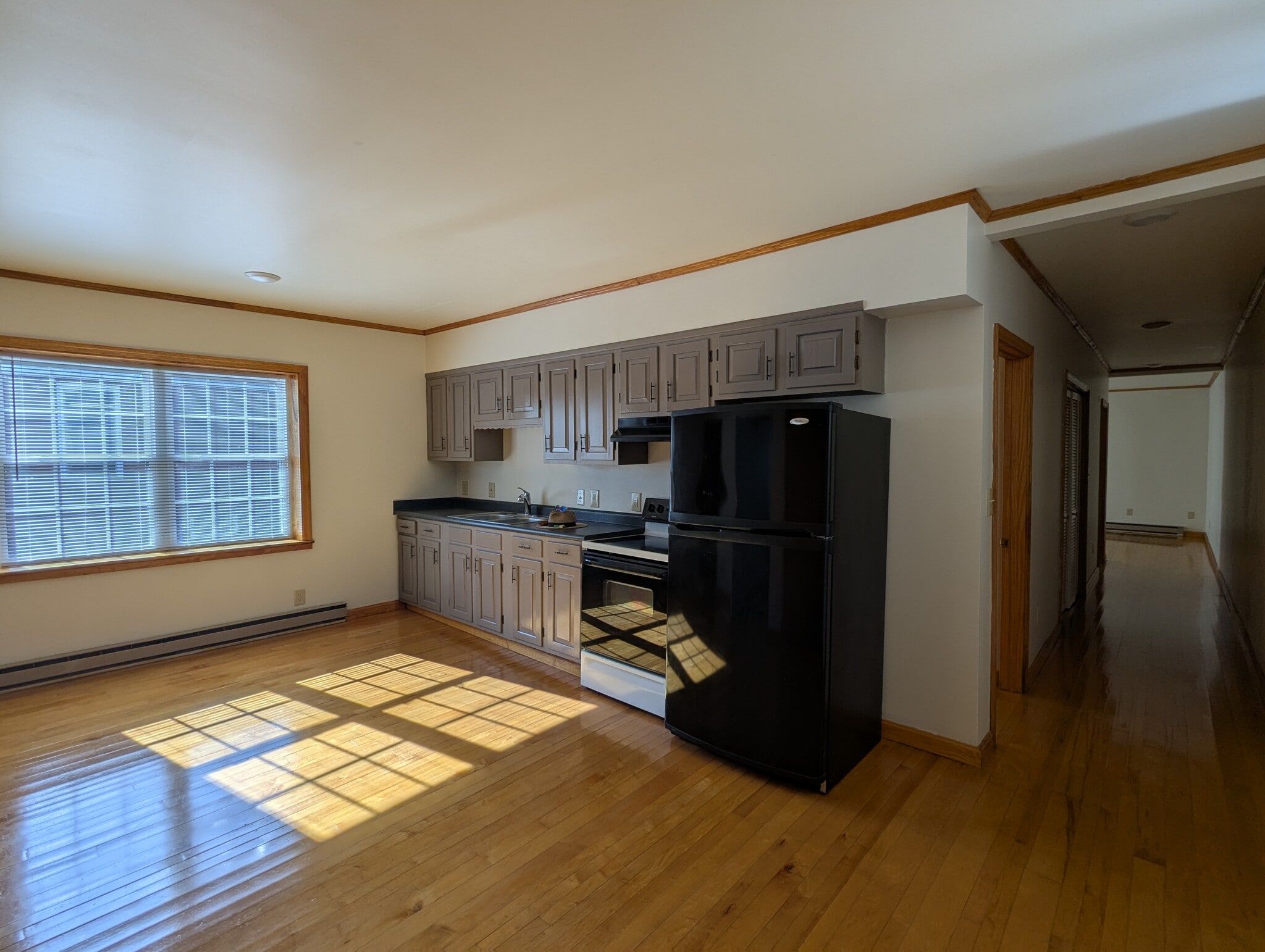 Building Photo - 139 S Esselstyne St