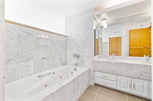 Building Photo - 1330 Ala Moana Blvd