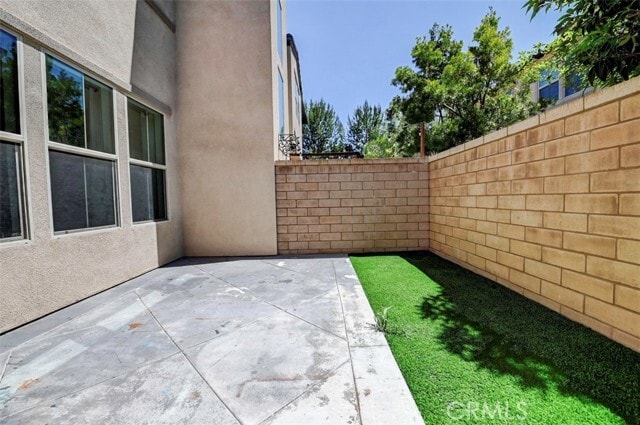Building Photo - 39 Prominence