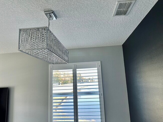 Building Photo - 107 Monroe View Trail