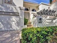 Building Photo - 8850 SW 67th Ct