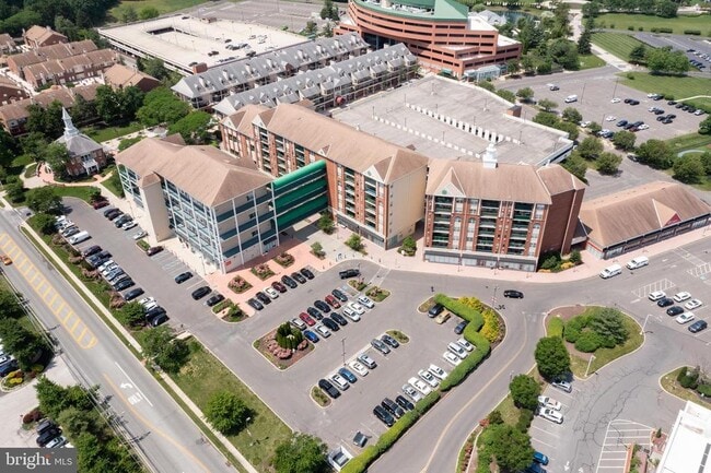 Building Photo - 6070 Main St