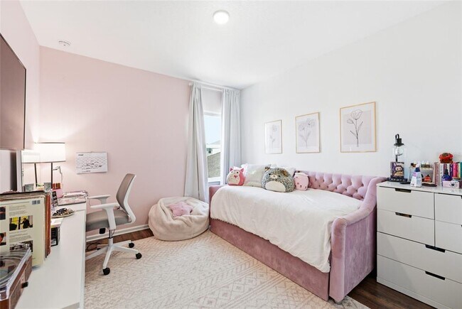 Building Photo - 5378 Lake Virginia St