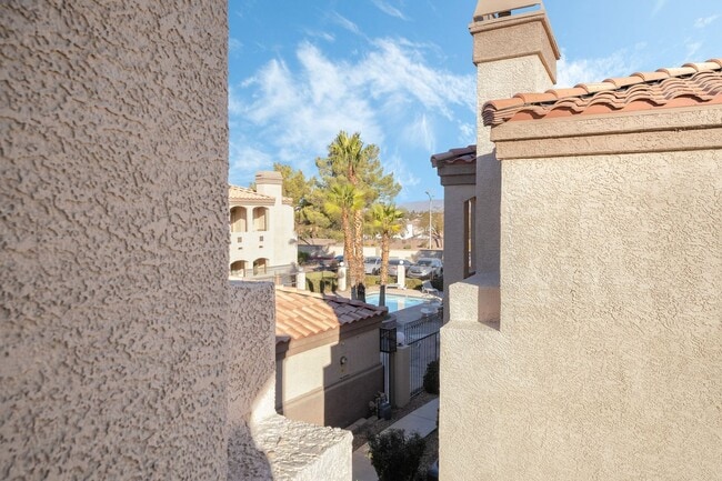 Building Photo - 1851 Hillpointe Rd