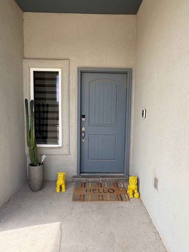 Building Photo - FAR EASTSIDE HOME FOR RENT